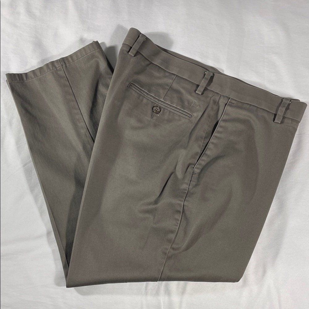 Dockers mens taupe brown Athletic Fit flat front chino pants - size 36x27